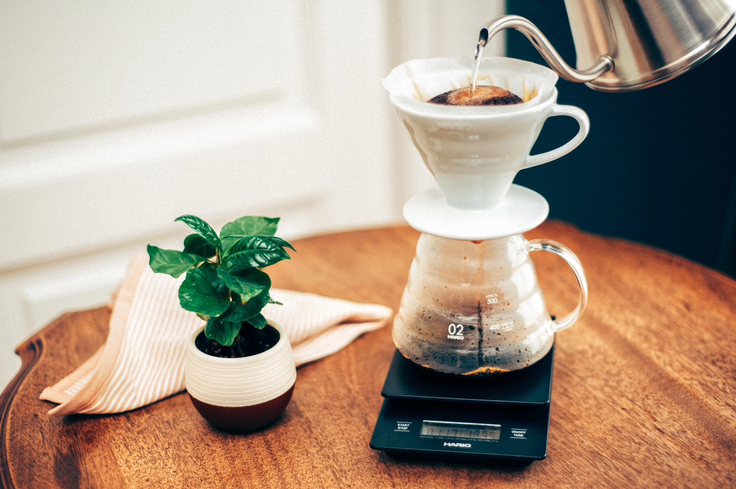 V60 Ceramic Coffee Dripper 02